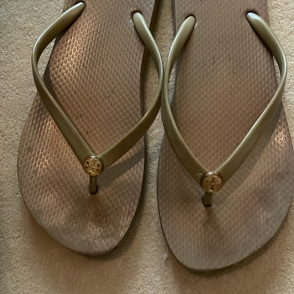Tory Burch Nude/Tan Thin Flip Flops in size 10 - Picture 3 of 5